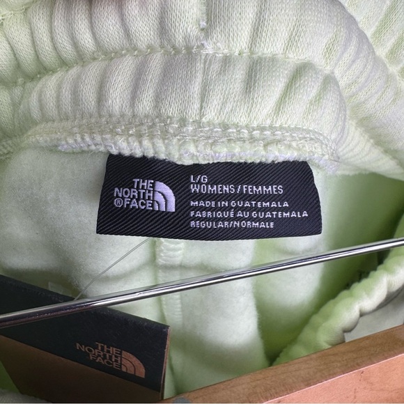 The North Face Women’s Evolution Shorts - Picture 10 of 16